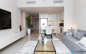 Stunning 2BR Downtown, Burj Khalifa View, Next to Dubai Mall - Downtown Views ll